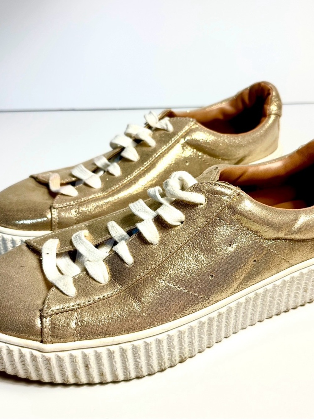 Express Women’s Gold Metallic Y2K Platform Sneakers • 10